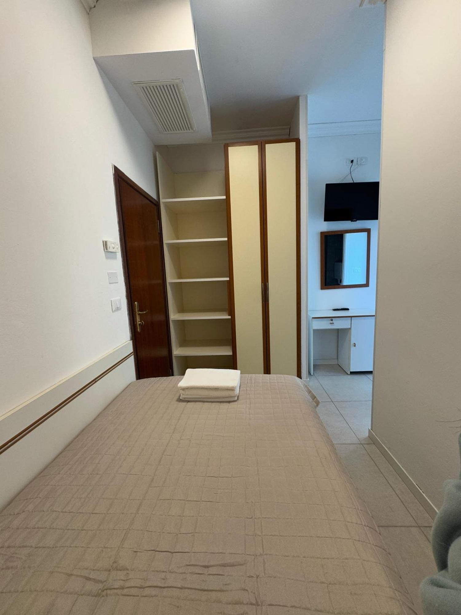 Hotel Helios Beach Milano Marittima Buitenkant foto