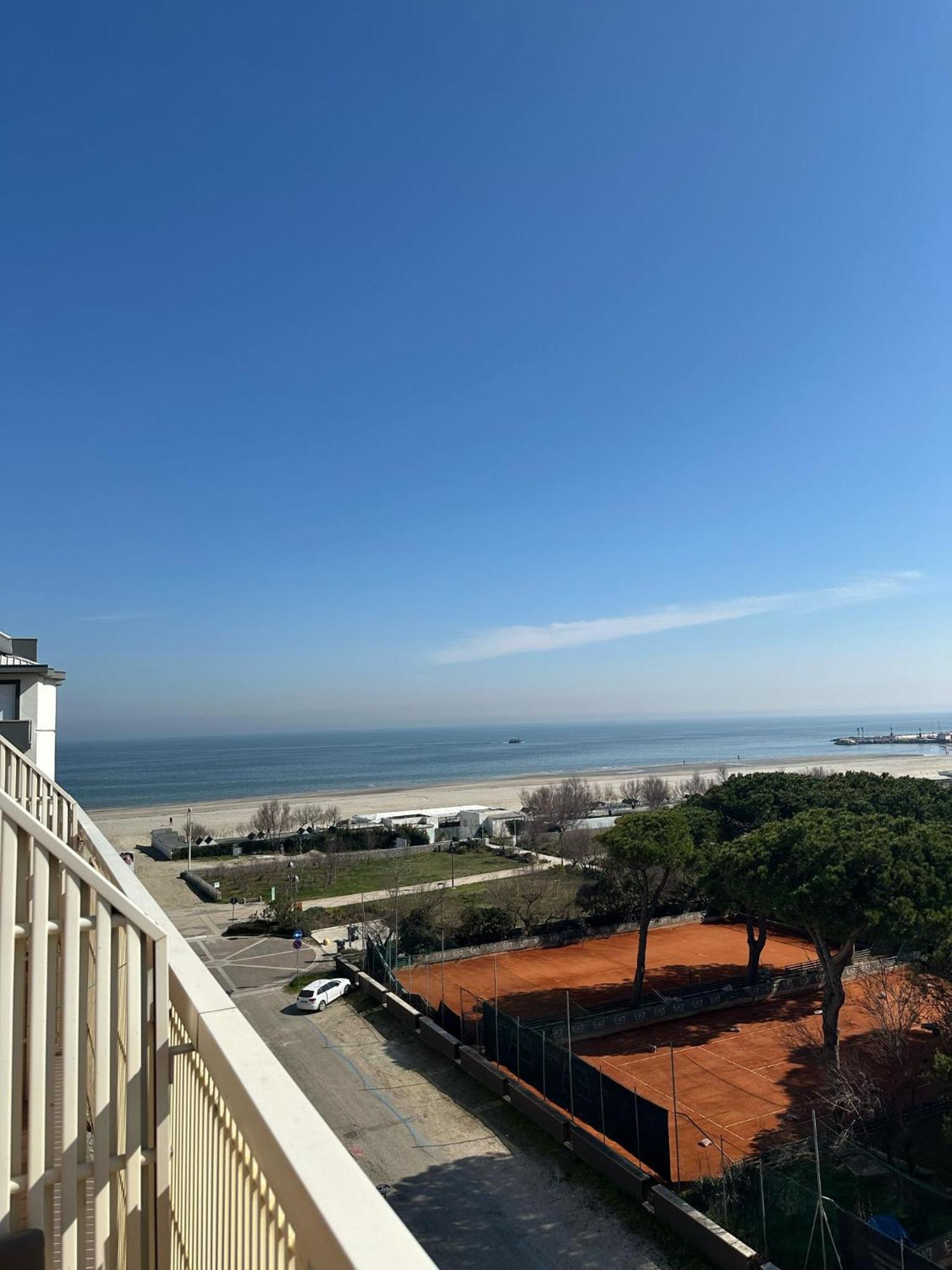 Hotel Helios Beach Milano Marittima Buitenkant foto