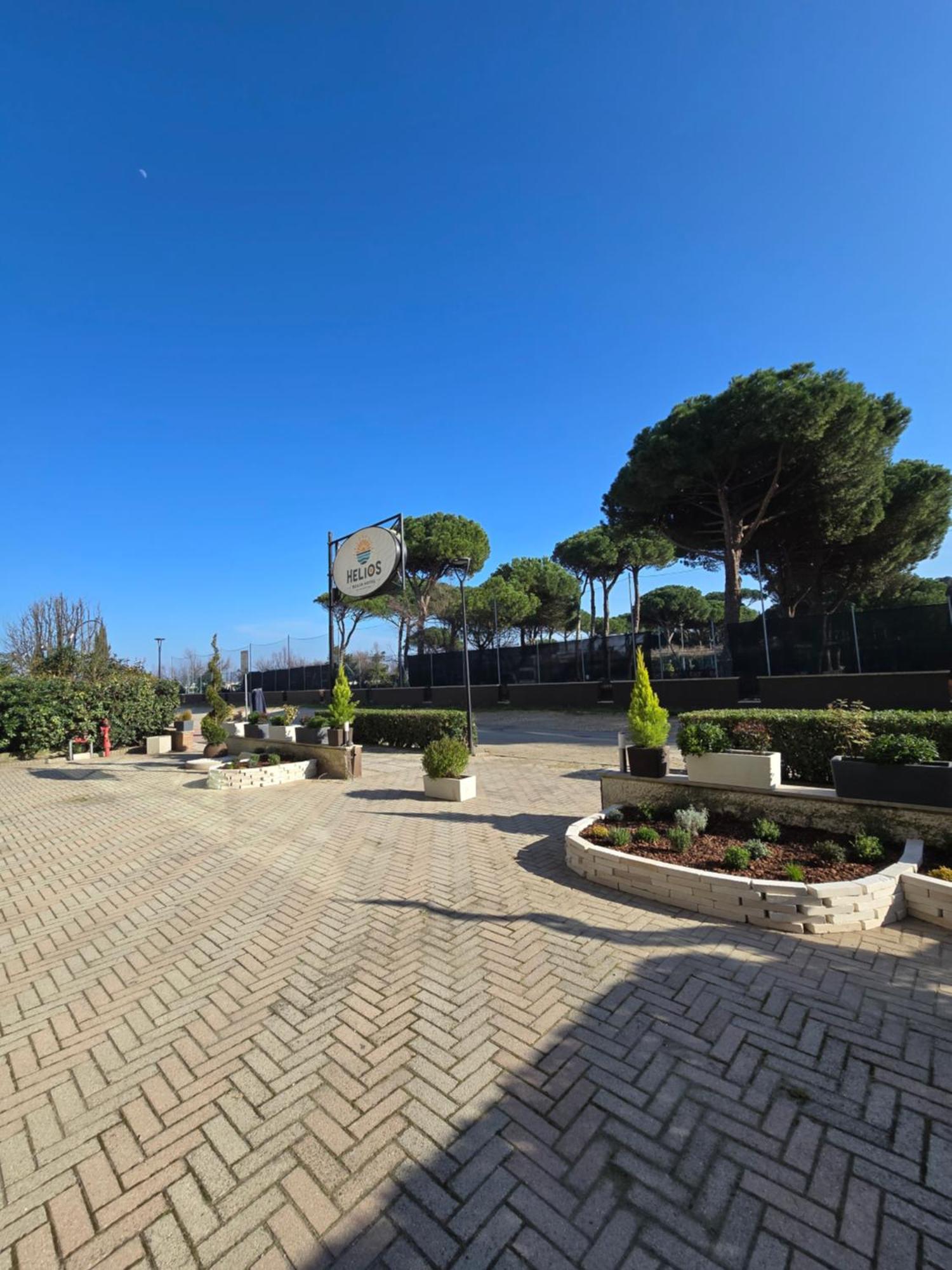 Hotel Helios Beach Milano Marittima Buitenkant foto