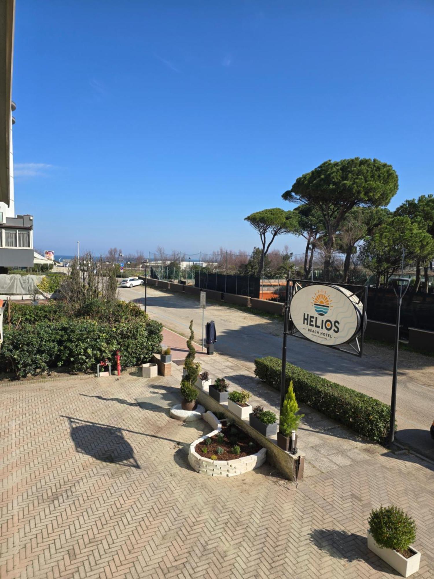 Hotel Helios Beach Milano Marittima Buitenkant foto