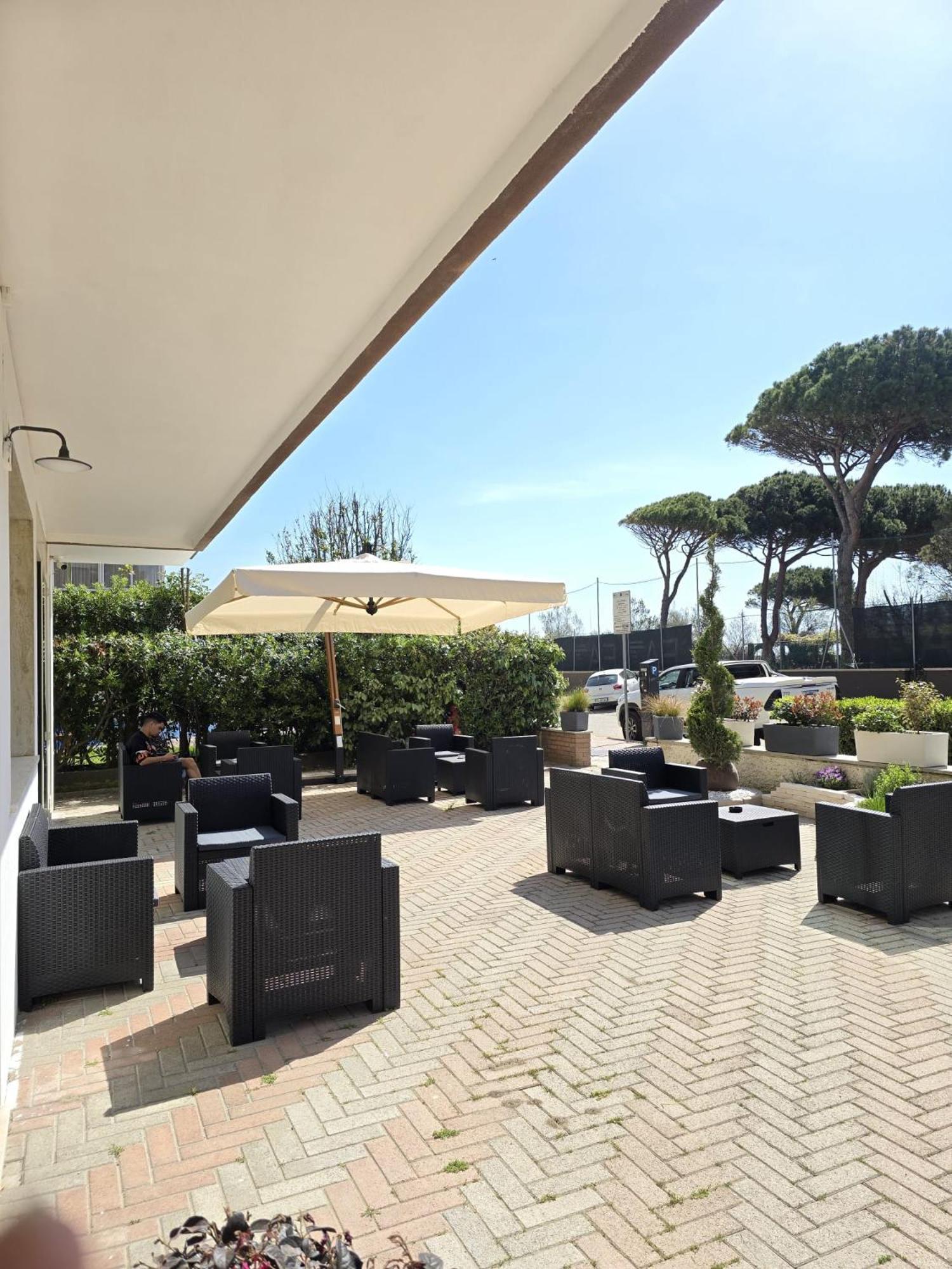 Hotel Helios Beach Milano Marittima Buitenkant foto