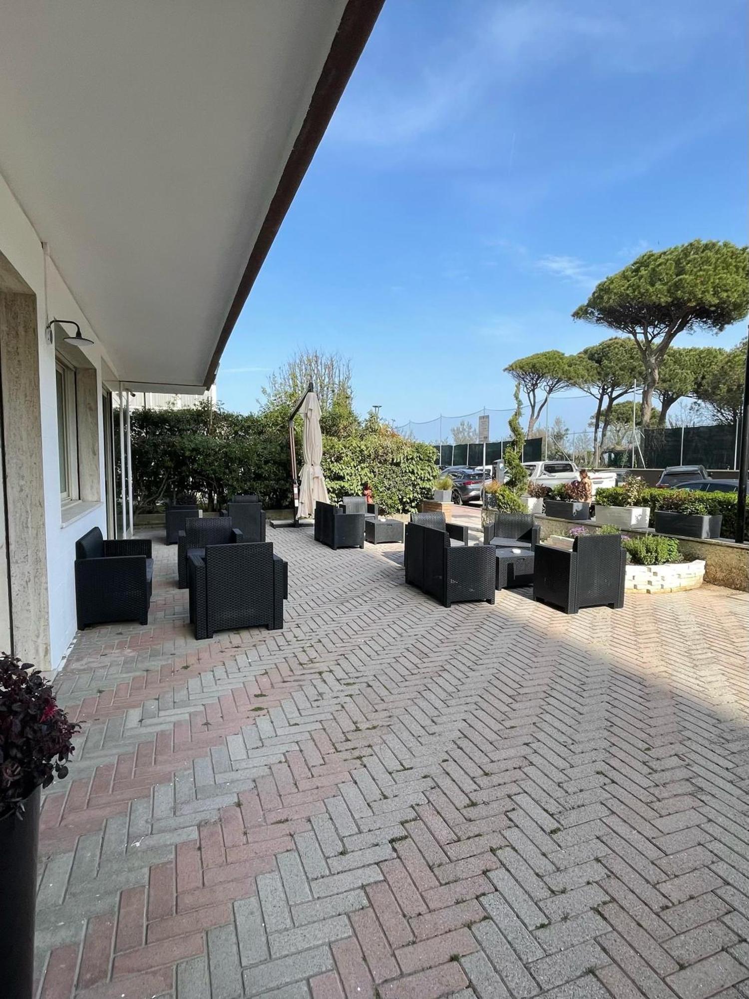 Hotel Helios Beach Milano Marittima Buitenkant foto