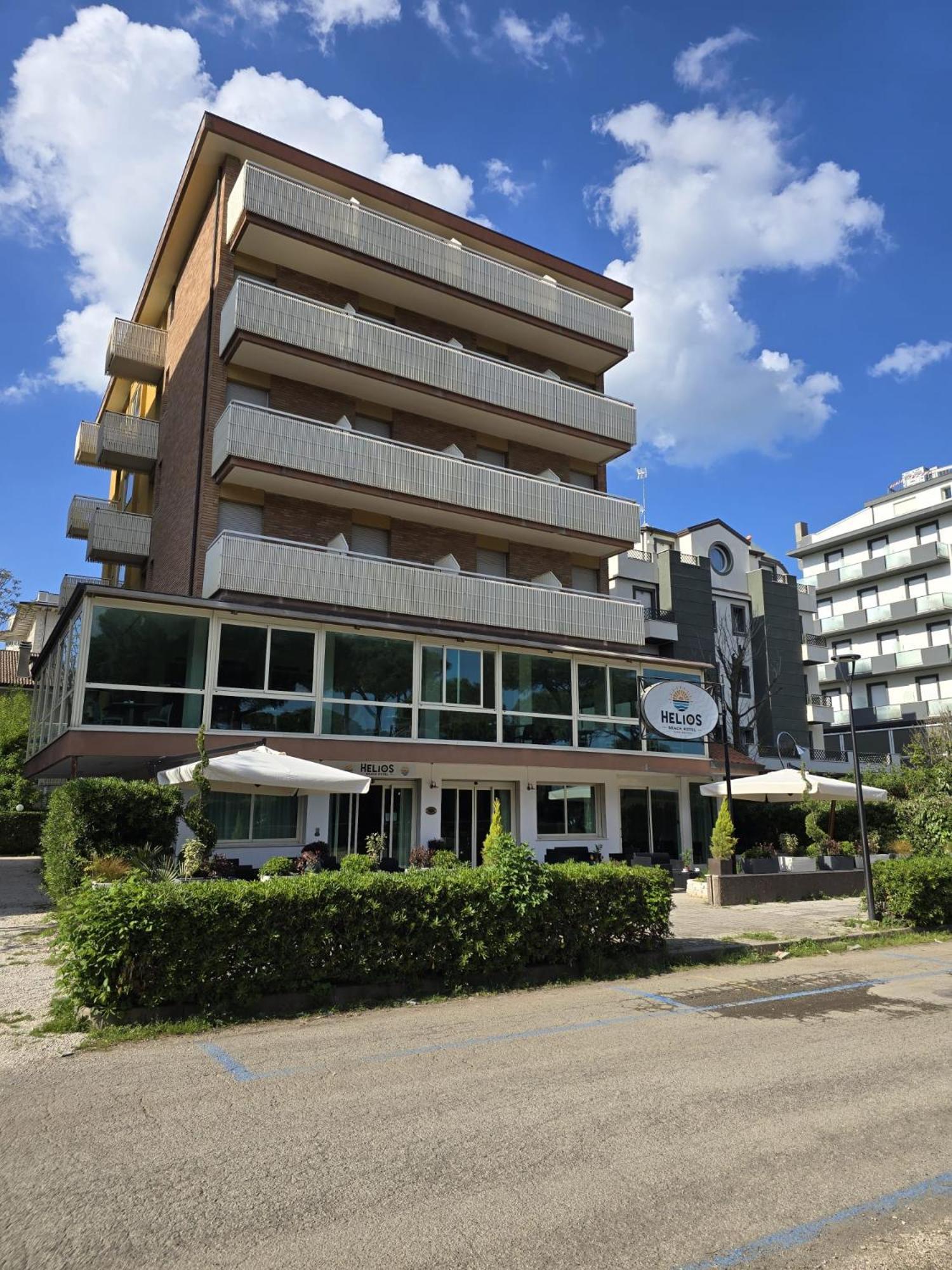 Hotel Helios Beach Milano Marittima Buitenkant foto