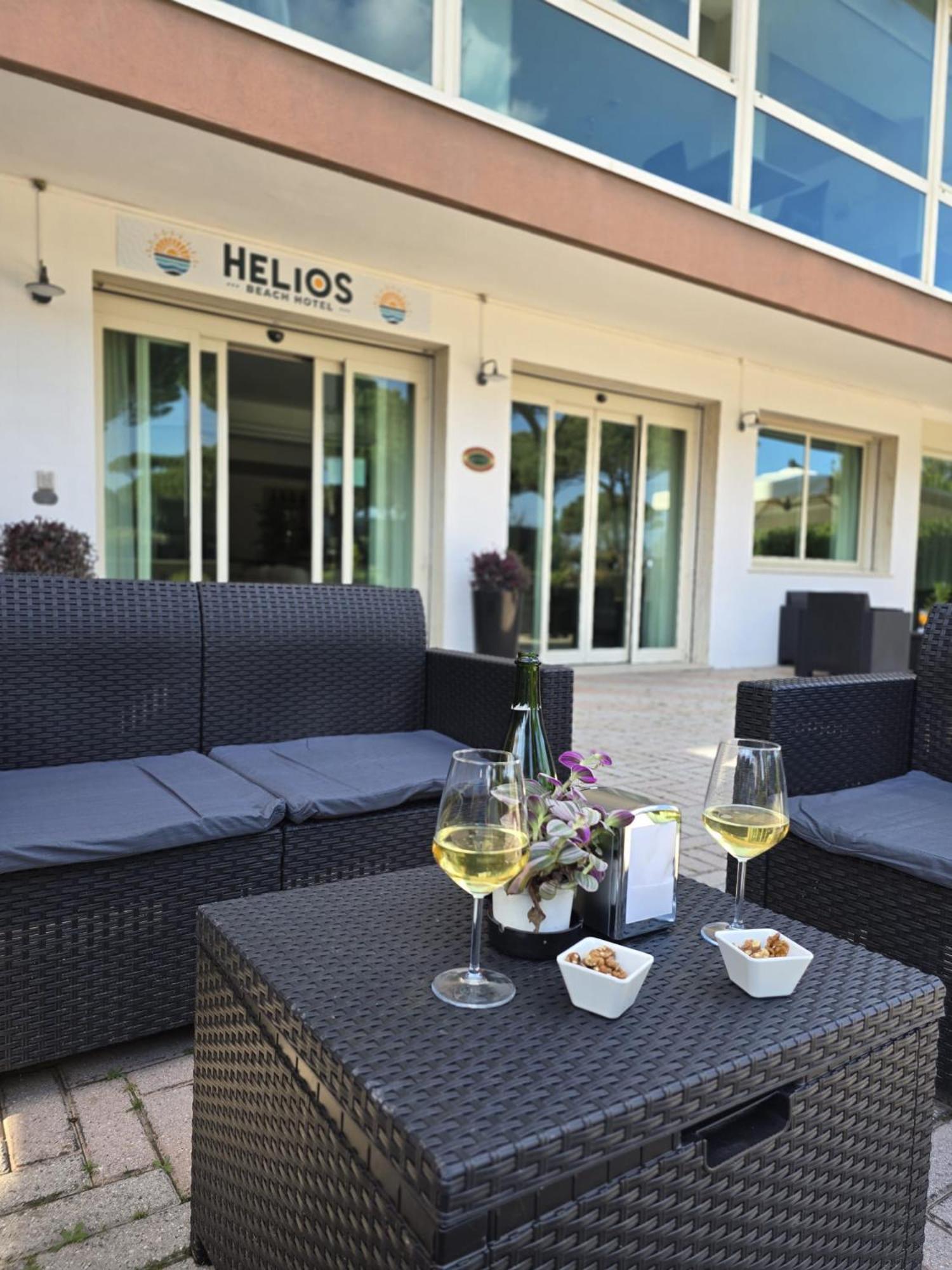 Hotel Helios Beach Milano Marittima Buitenkant foto