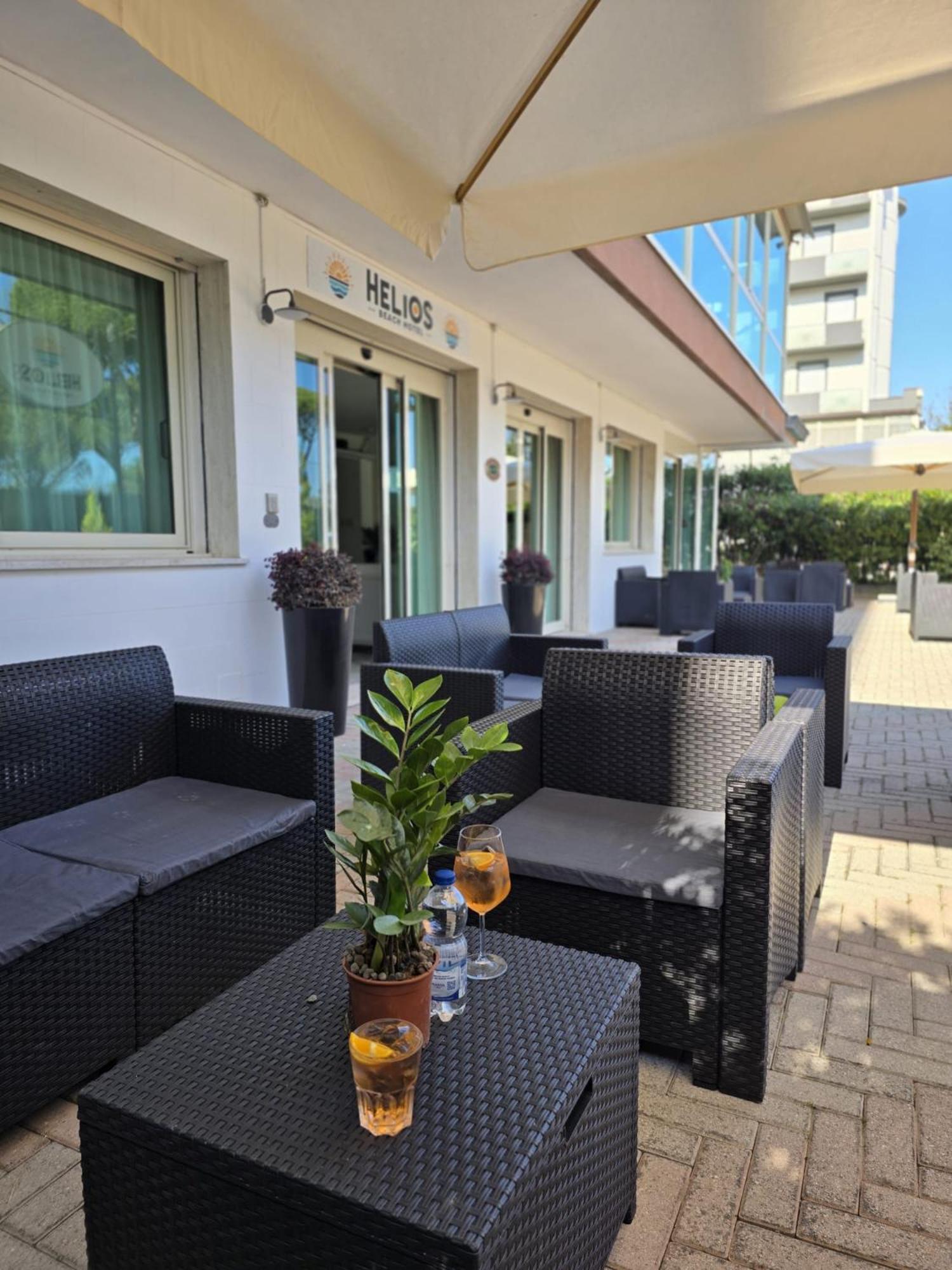 Hotel Helios Beach Milano Marittima Buitenkant foto