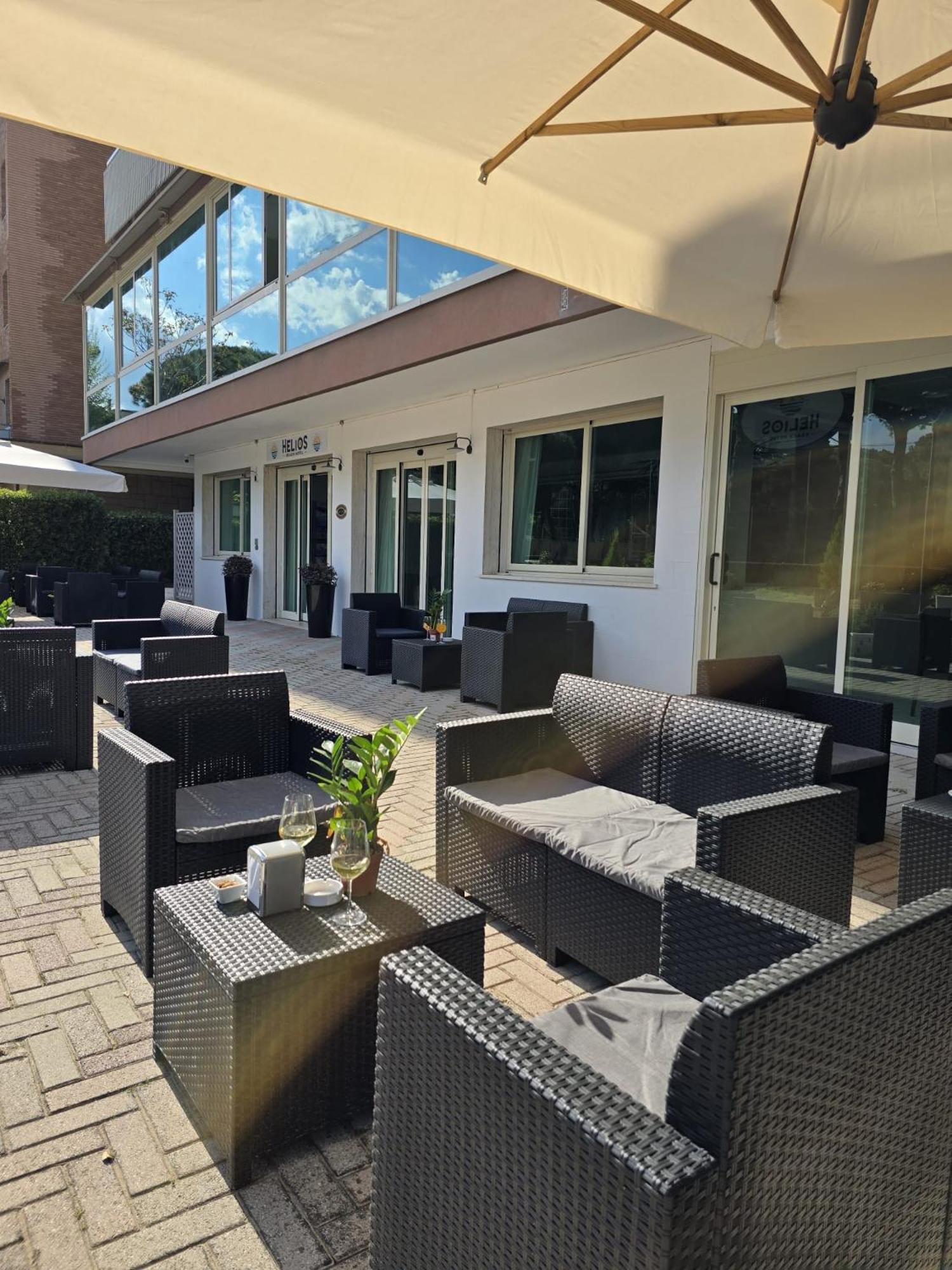 Hotel Helios Beach Milano Marittima Buitenkant foto
