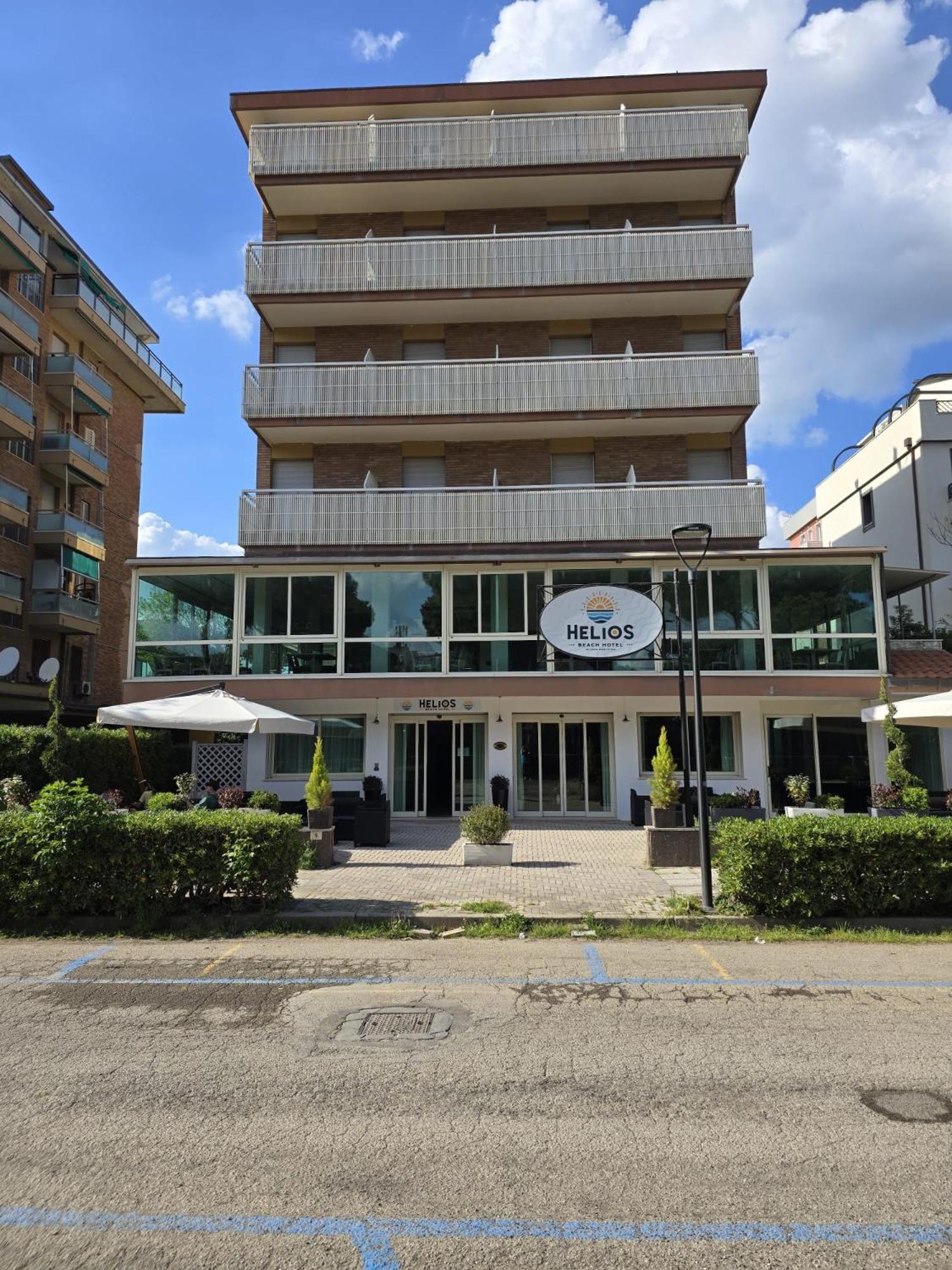 Hotel Helios Beach Milano Marittima Buitenkant foto