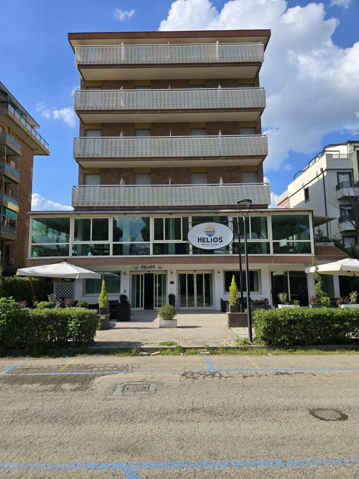 Hotel Helios Beach Milano Marittima Buitenkant foto